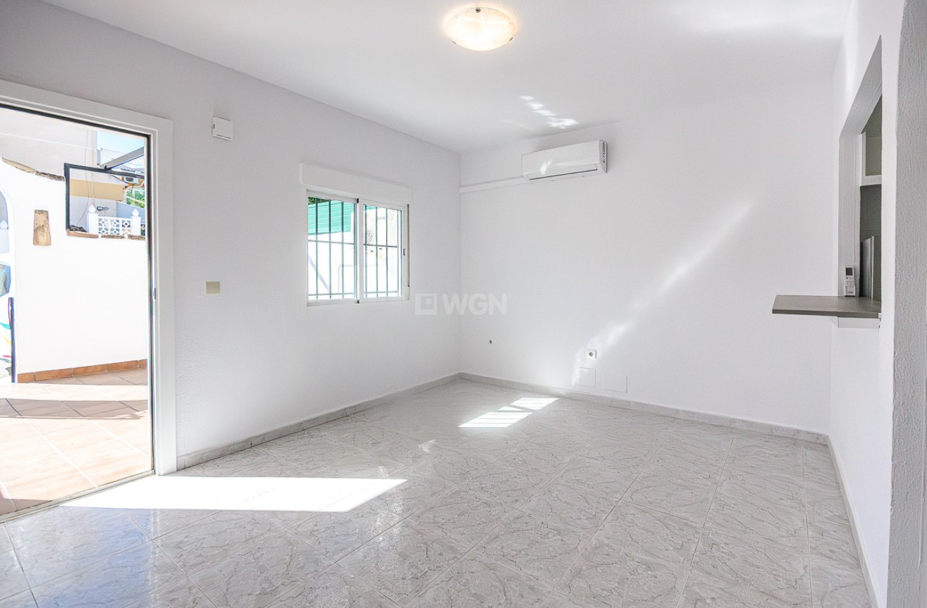 Resale - Villa - San Miguel de Salinas - Inland