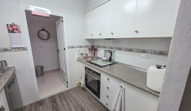 Odsprzedaż - Mieszkanie w bloku - Vistabella Golf Entre Naranjos - Inland