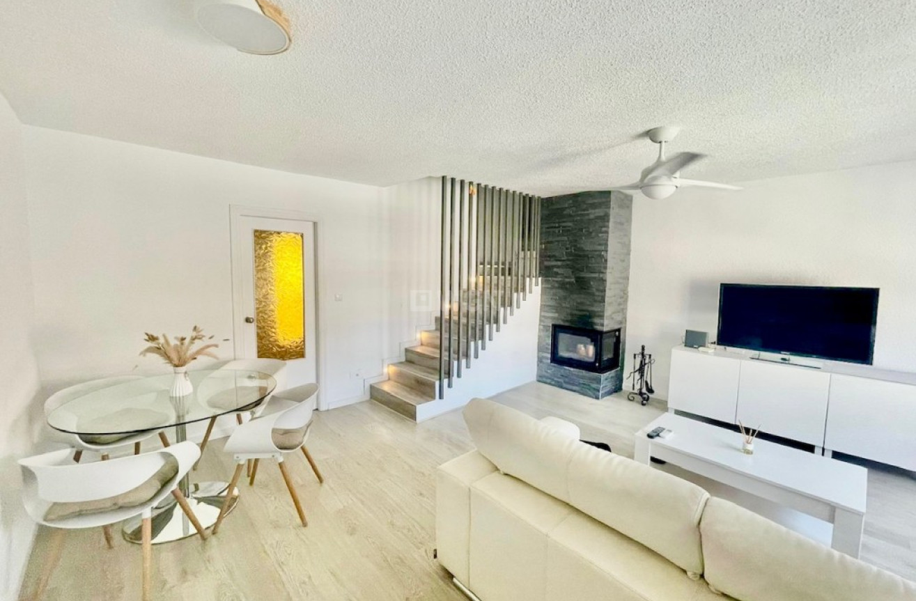 Reventa - Adosado - Aquilas