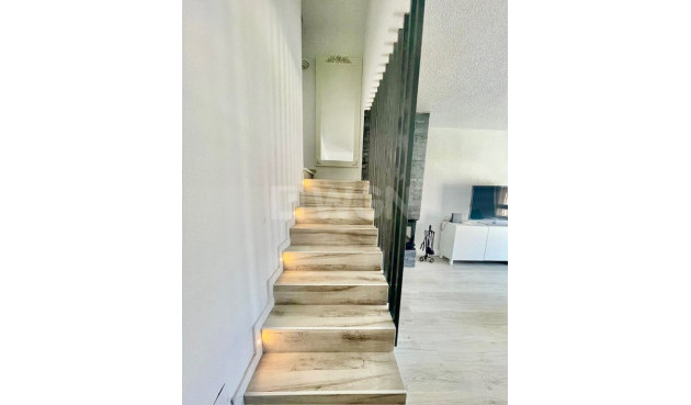 Reventa - Adosado - Aquilas