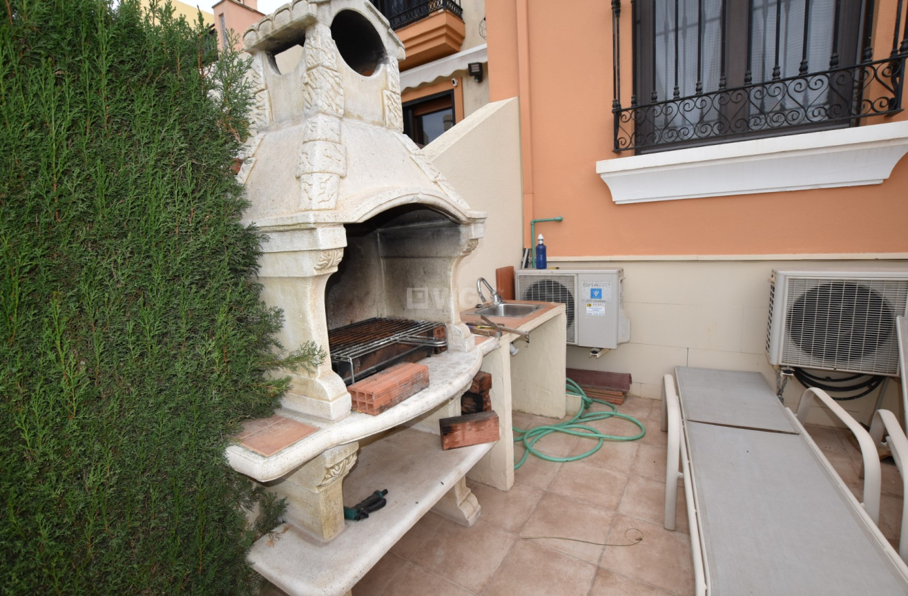 Odsprzedaż - Kamienica - Algorfa - Inland