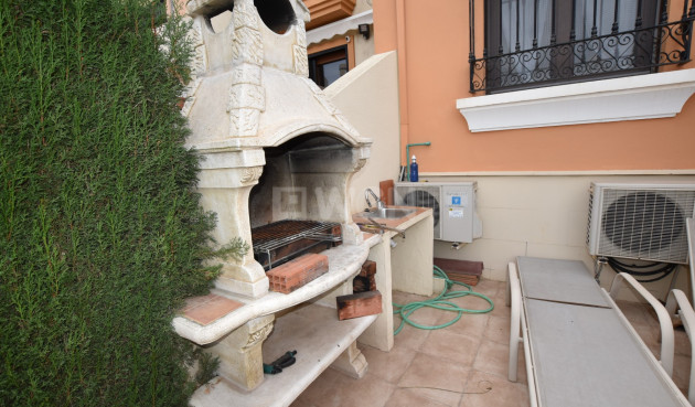 Odsprzedaż - Kamienica - Algorfa - Inland