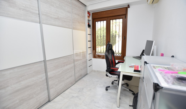 Odsprzedaż - Kamienica - Algorfa - Inland