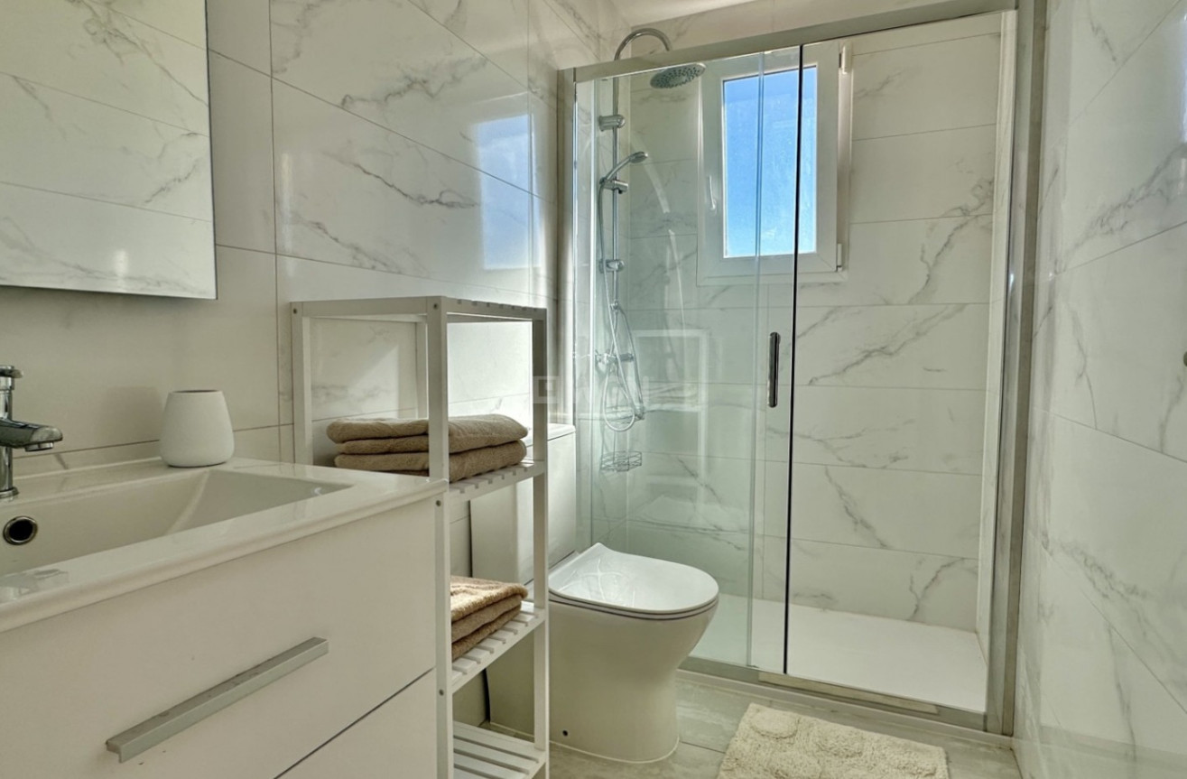 Odsprzedaż - Mieszkanie w bloku - Orihuela Costa - Costa Blanca