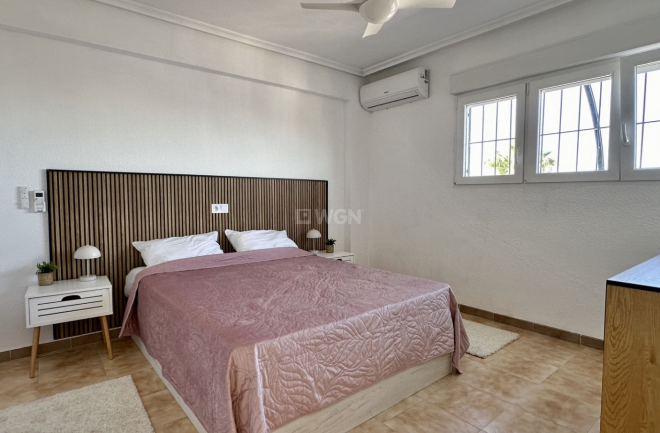 Odsprzedaż - Mieszkanie w bloku - Orihuela Costa - Costa Blanca