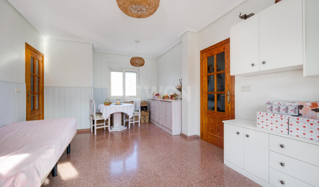 Resale - Apartment / flat - Torrevieja - Costa Blanca
