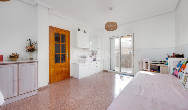 Resale - Apartment / flat - Torrevieja - Costa Blanca