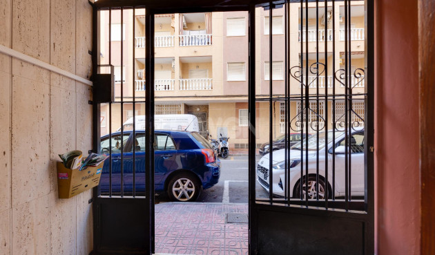 Resale - Apartment / flat - Torrevieja - Costa Blanca