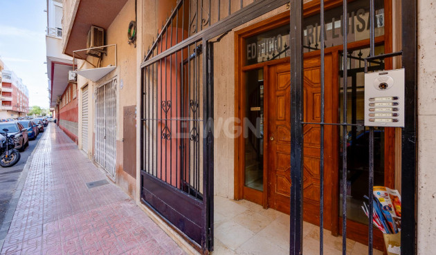 Resale - Apartment / flat - Torrevieja - Costa Blanca