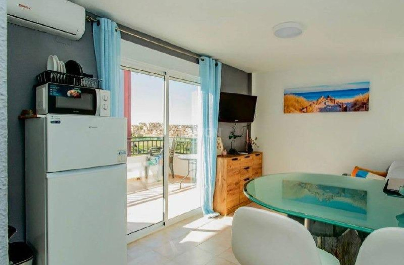 Odsprzedaż - Mieszkanie w bloku - Torrevieja - Aguas Nuevas 2