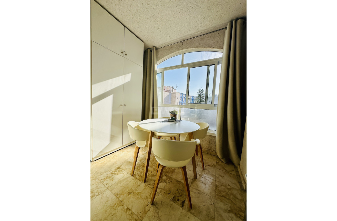 Odsprzedaż - Mieszkanie w bloku - Torrevieja - Costa Blanca