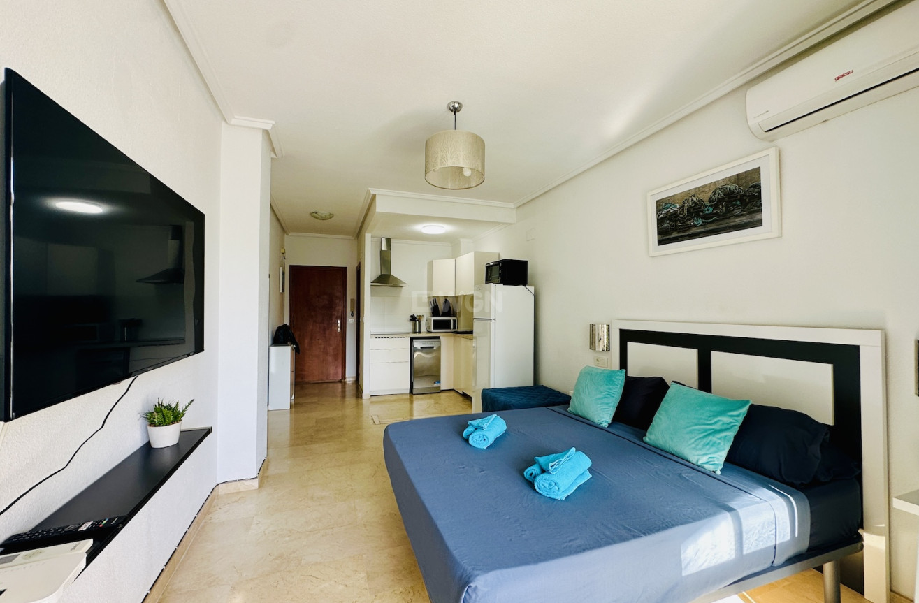 Odsprzedaż - Mieszkanie w bloku - Torrevieja - Costa Blanca