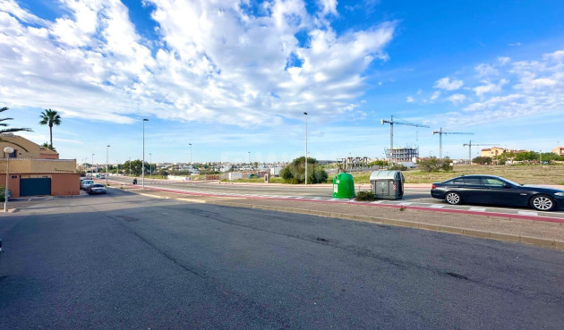 Resale - Apartment / flat - Torrevieja - aguas nuevas