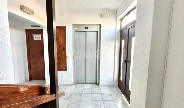 Resale - Apartment / flat - Torrevieja - aguas nuevas