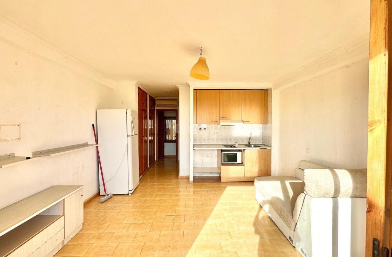 Resale - Apartment / flat - Torrevieja - aguas nuevas