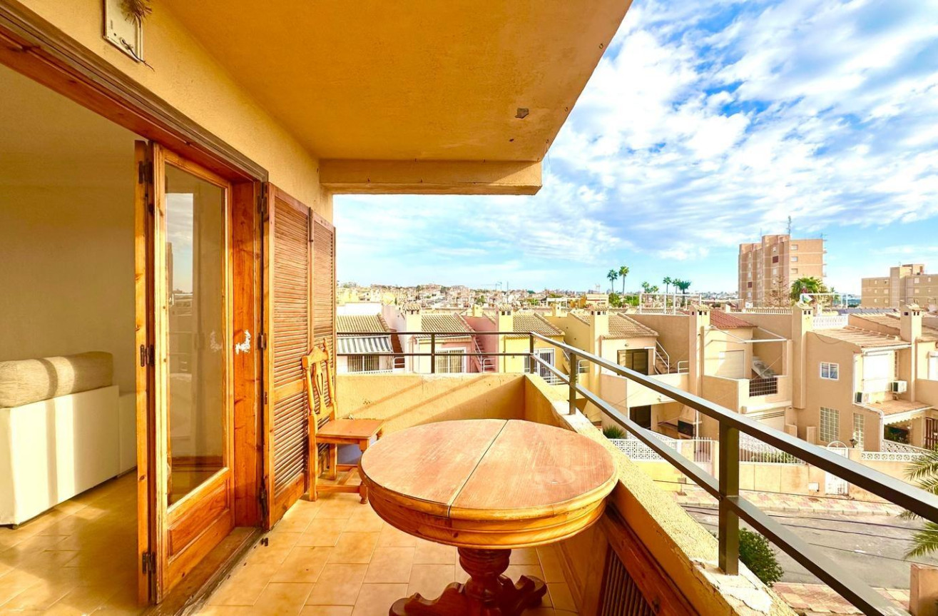 Resale - Apartment / flat - Torrevieja - aguas nuevas