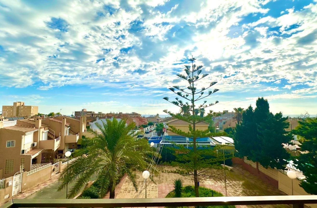 Resale - Apartment / flat - Torrevieja - aguas nuevas