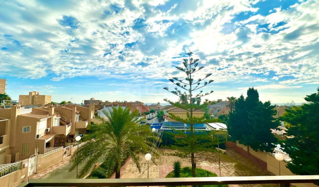 Resale - Apartment / flat - Torrevieja - aguas nuevas
