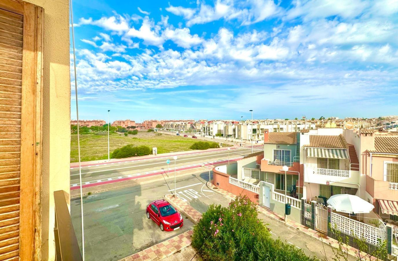 Resale - Apartment / flat - Torrevieja - aguas nuevas
