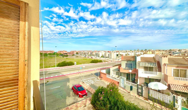 Resale - Apartment / flat - Torrevieja - aguas nuevas