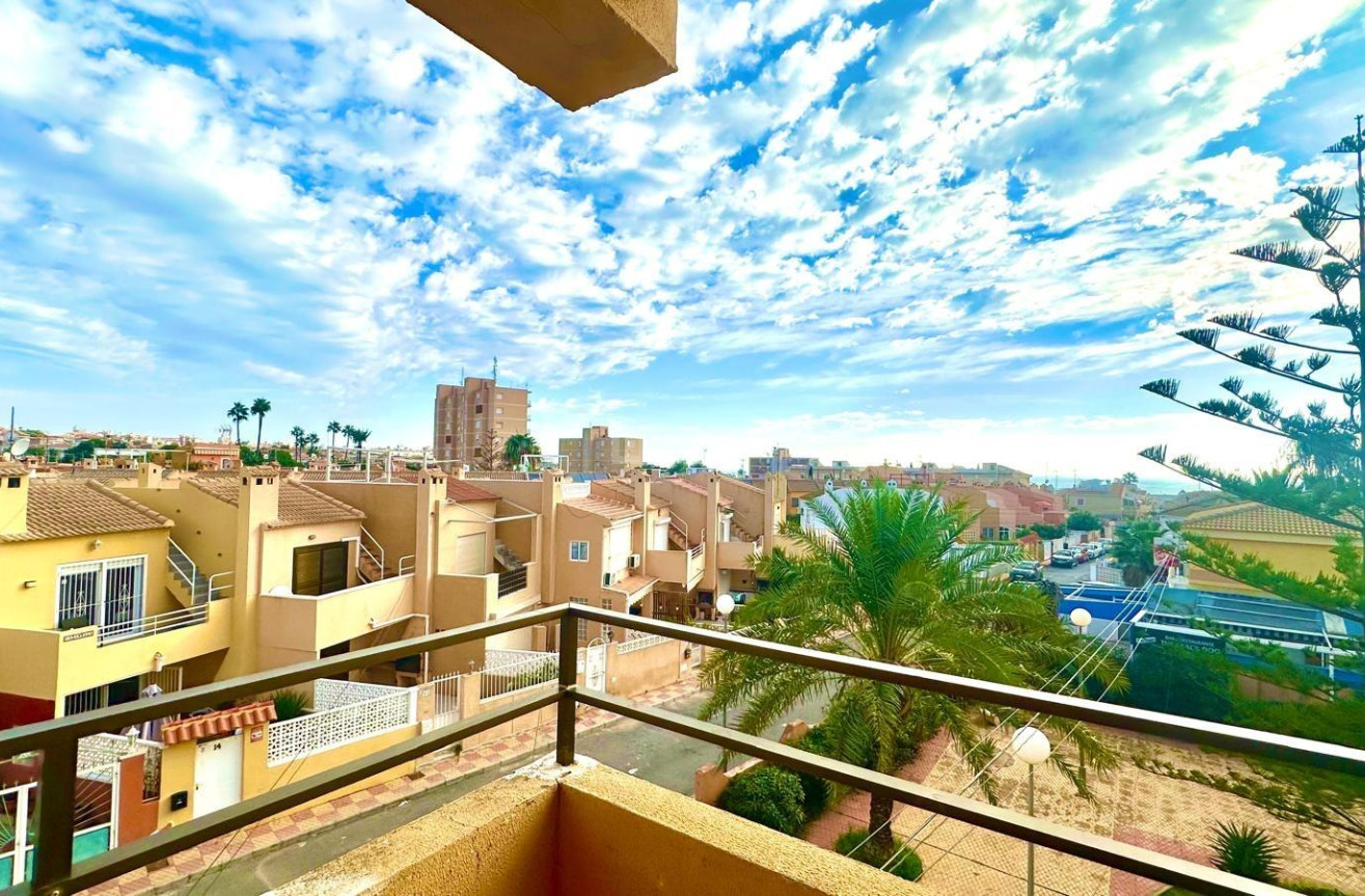 Resale - Apartment / flat - Torrevieja - aguas nuevas