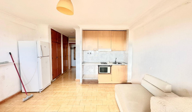 Resale - Apartment / flat - Torrevieja - aguas nuevas