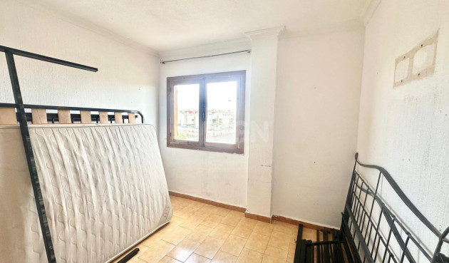 Resale - Apartment / flat - Torrevieja - aguas nuevas