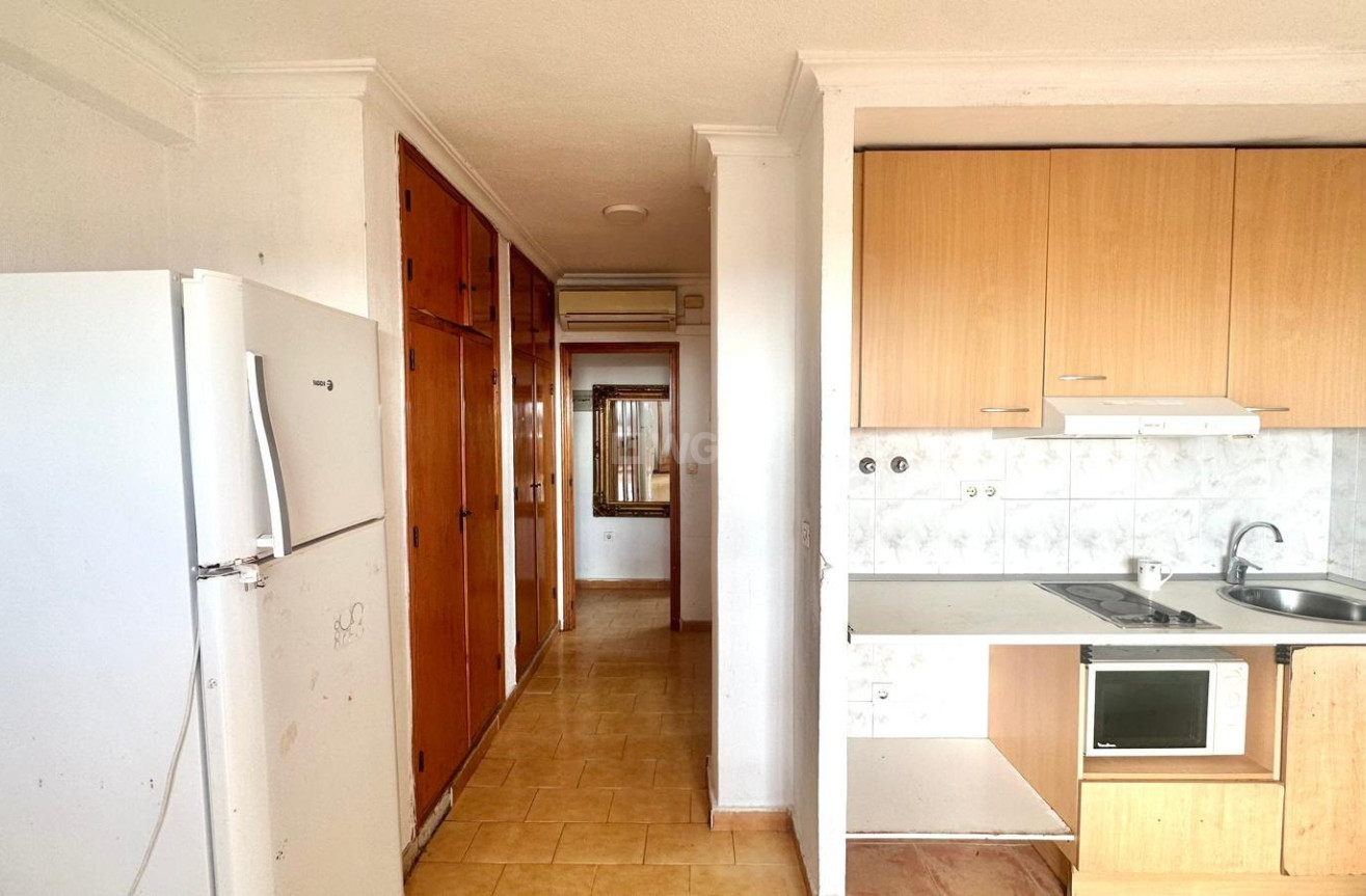 Resale - Apartment / flat - Torrevieja - aguas nuevas