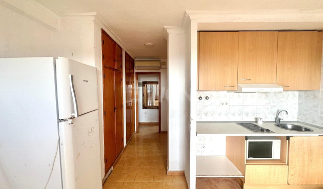 Resale - Apartment / flat - Torrevieja - aguas nuevas