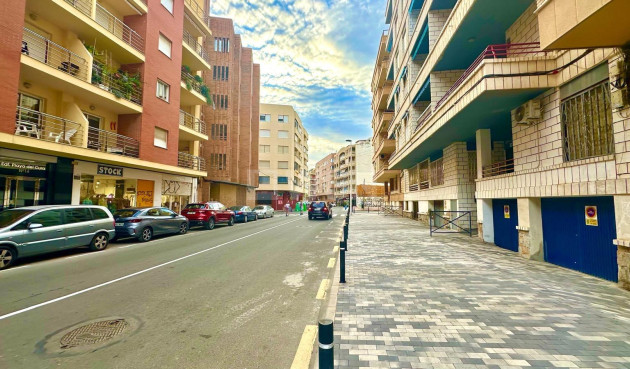 Odsprzedaż - Mieszkanie w bloku - Torrevieja - Playa del Cura