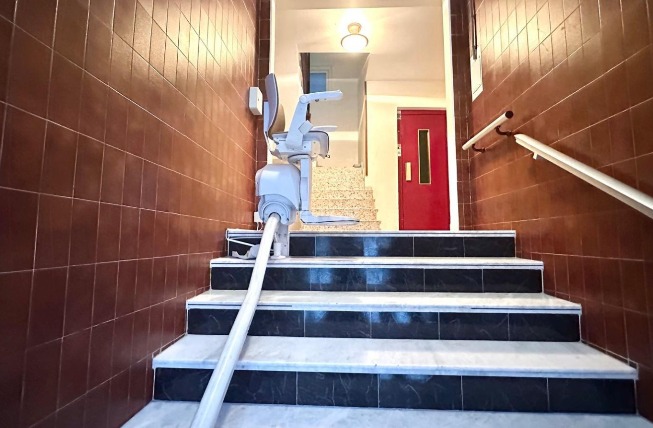 Odsprzedaż - Mieszkanie w bloku - Torrevieja - Playa del Cura