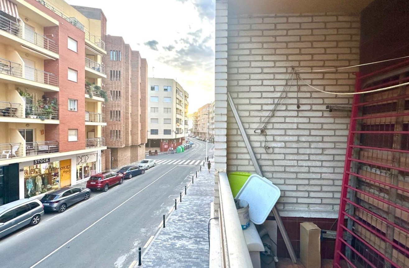 Odsprzedaż - Mieszkanie w bloku - Torrevieja - Playa del Cura