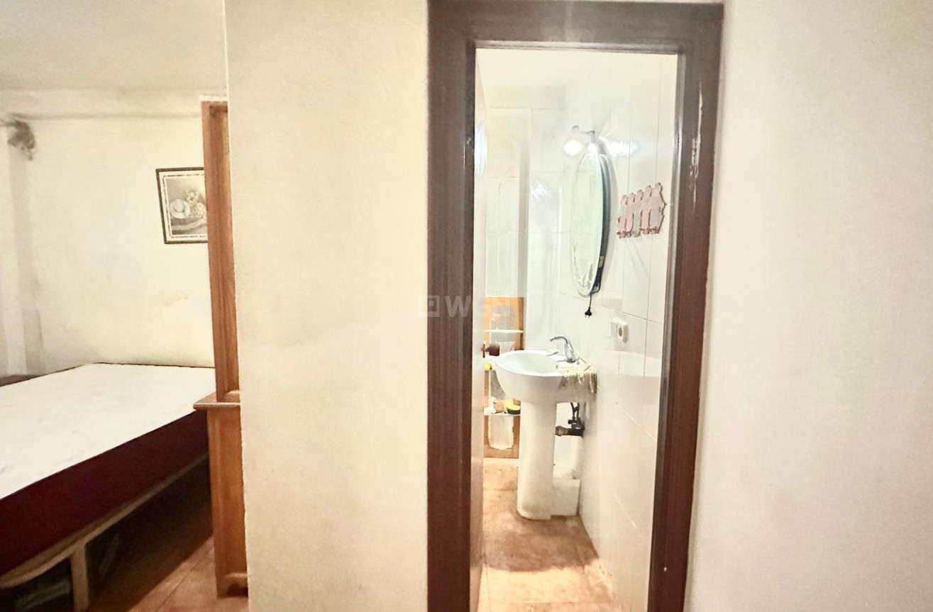 Odsprzedaż - Mieszkanie w bloku - Torrevieja - Playa del Cura