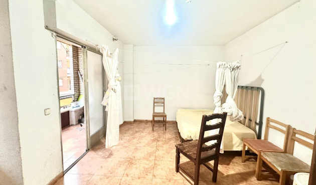 Odsprzedaż - Mieszkanie w bloku - Torrevieja - Playa del Cura