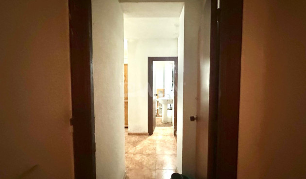 Odsprzedaż - Mieszkanie w bloku - Torrevieja - Playa del Cura