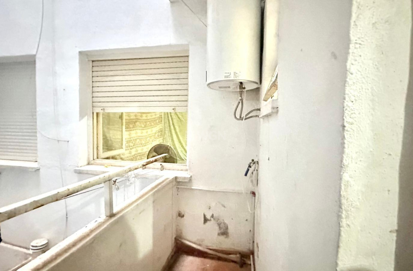 Odsprzedaż - Mieszkanie w bloku - Torrevieja - Playa del Cura