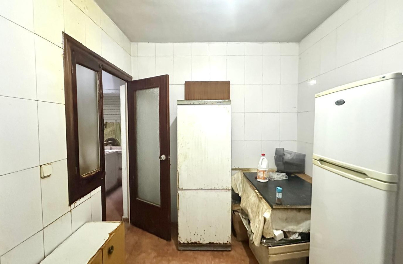 Odsprzedaż - Mieszkanie w bloku - Torrevieja - Playa del Cura