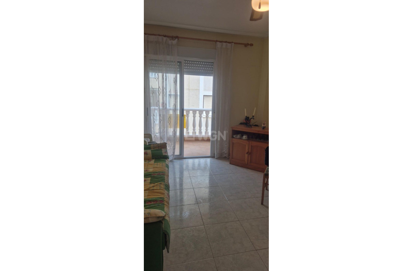 Resale - Apartment / flat - Torrevieja - La Mata