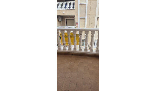 Resale - Apartment / flat - Torrevieja - La Mata