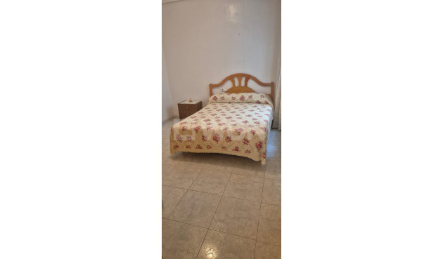 Resale - Apartment / flat - Torrevieja - La Mata