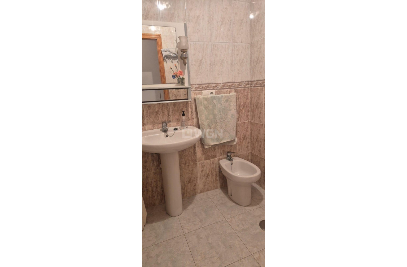 Resale - Apartment / flat - Torrevieja - La Mata