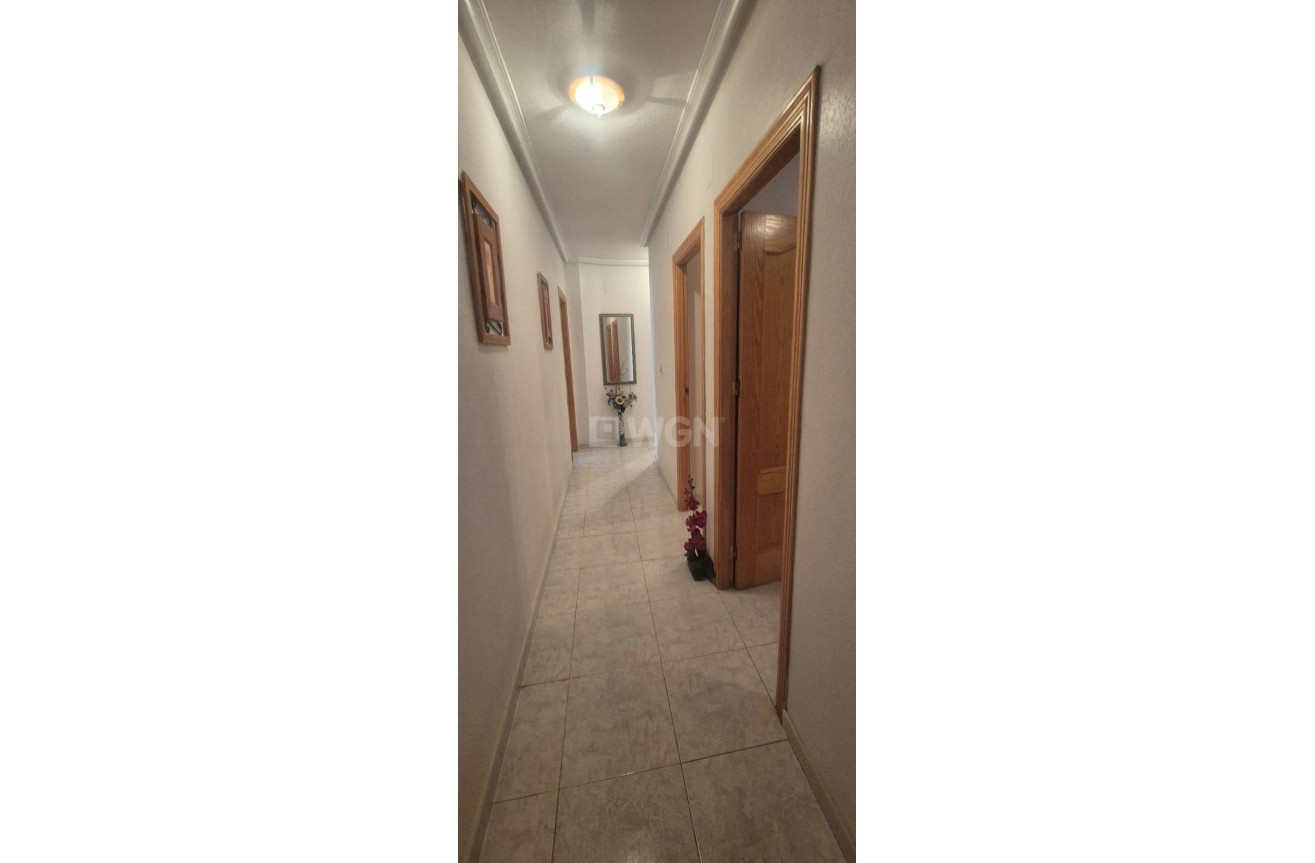 Resale - Apartment / flat - Torrevieja - La Mata