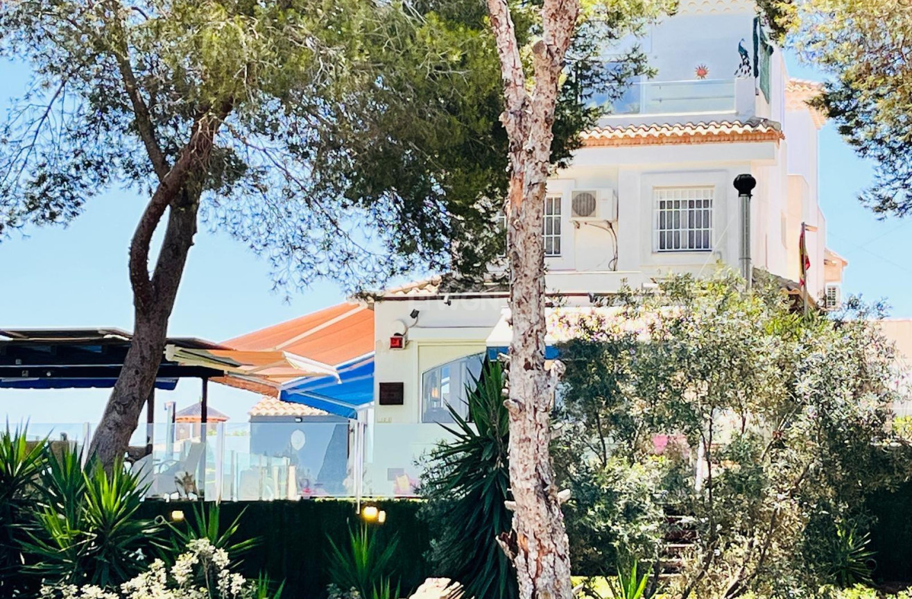 Resale - Villa - Orihuela Costa - Costa Blanca