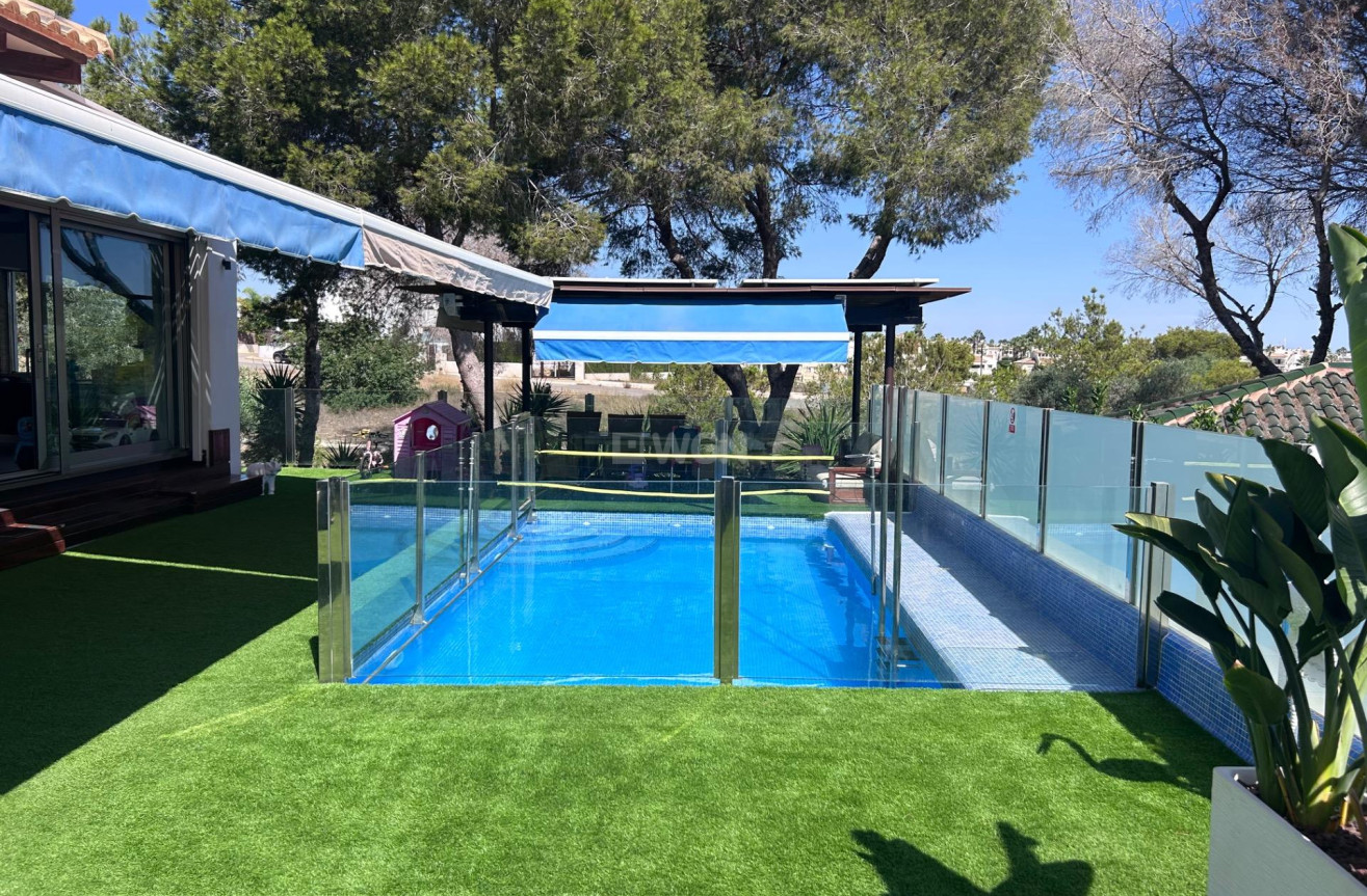 Resale - Villa - Orihuela Costa - Costa Blanca