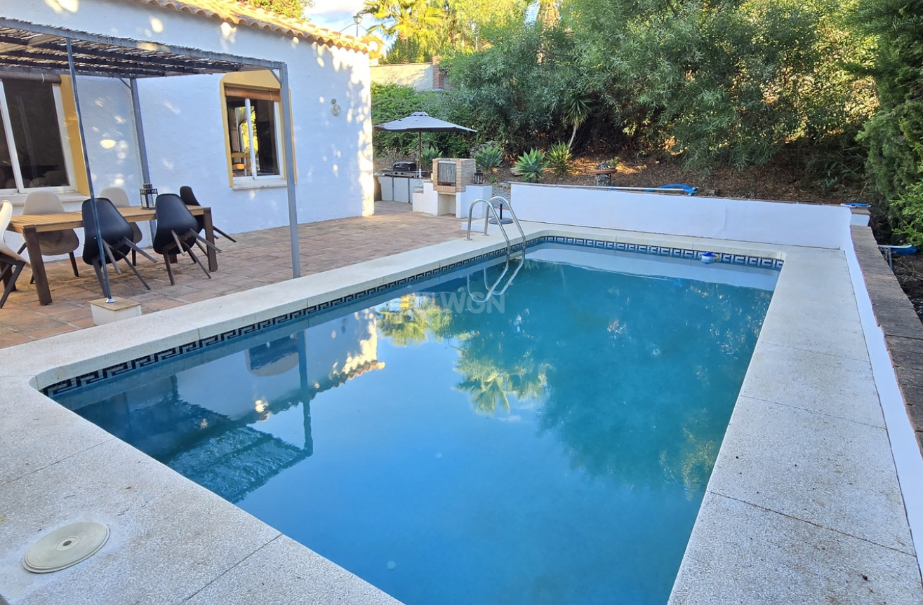 Resale - Villa - Vinuela - Inland