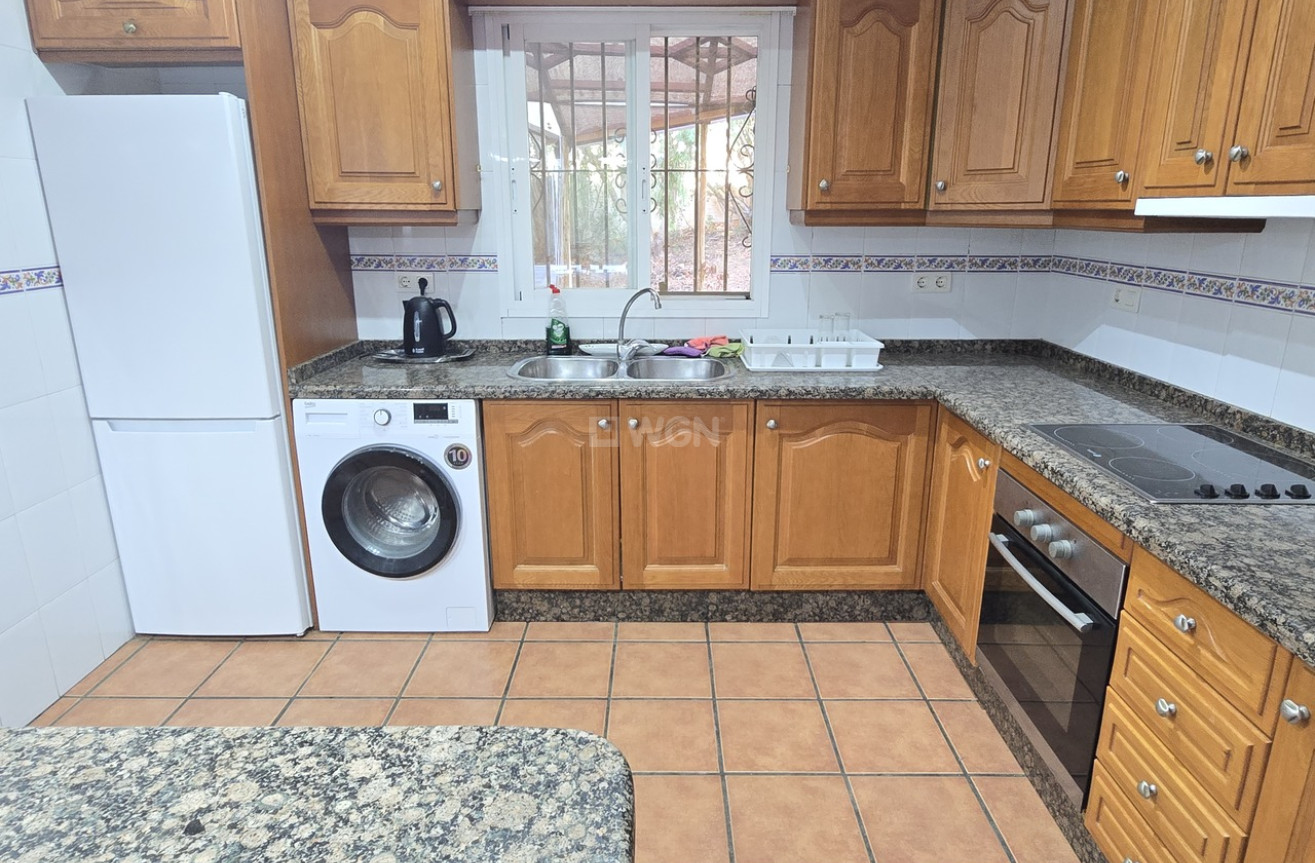 Resale - Villa - Vinuela - Inland