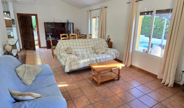 Resale - Villa - Vinuela - Inland