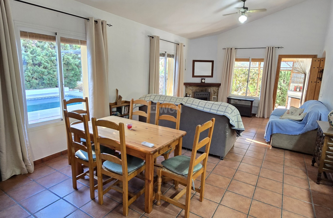 Resale - Villa - Vinuela - Inland