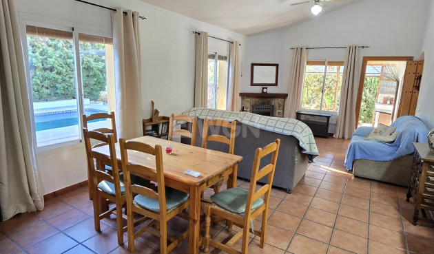 Resale - Villa - Vinuela - Inland