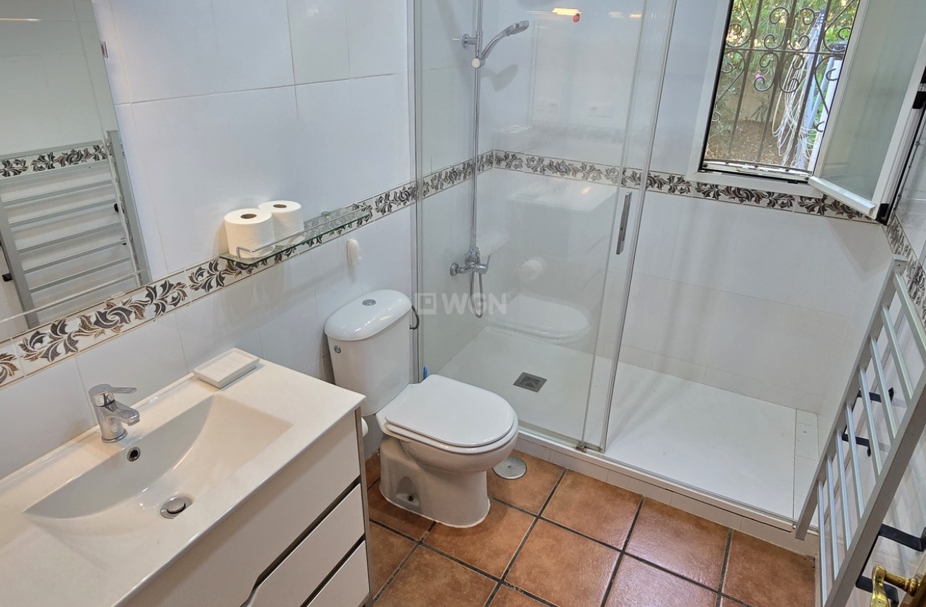 Resale - Villa - Vinuela - Inland